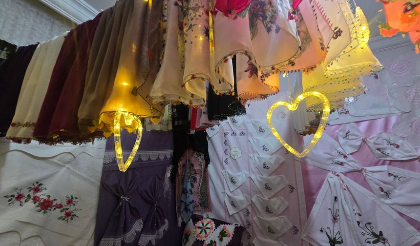 Tokat'ta Binbir Emeğin Sergisi! "Çeyiz Asma" Geleneği Yaşatılıyor