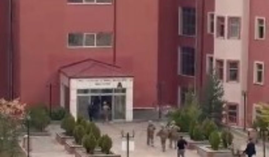 Gümüşhane Üniversitesi'nde silahlı rehine krizi