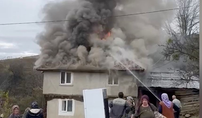 Kastamonu'da çıkan ev yangını söndürüldü