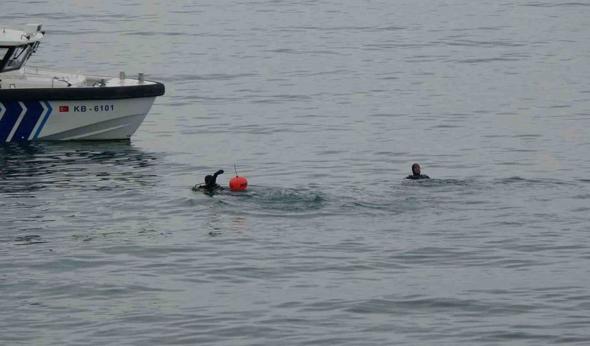 Kayıp iş insanını arama çalışmaları denizde sürüyor