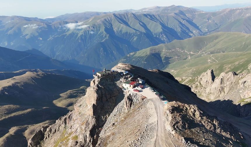 Kırklar Dağı Mescidi çıkan yangında kül oldu