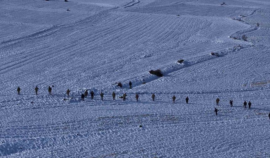 Sivas'ta 8 gündür kayıp olan yaşlı adamı arama çalışmaları sürüyor