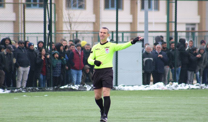 Deneyimli Hakem Sezgin Uyar Derbide Düdük Çalacak