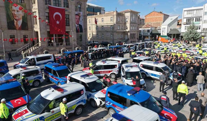 Aksaray'da emniyet ve jandarma araç filosuna 118 yeni araç katıldı