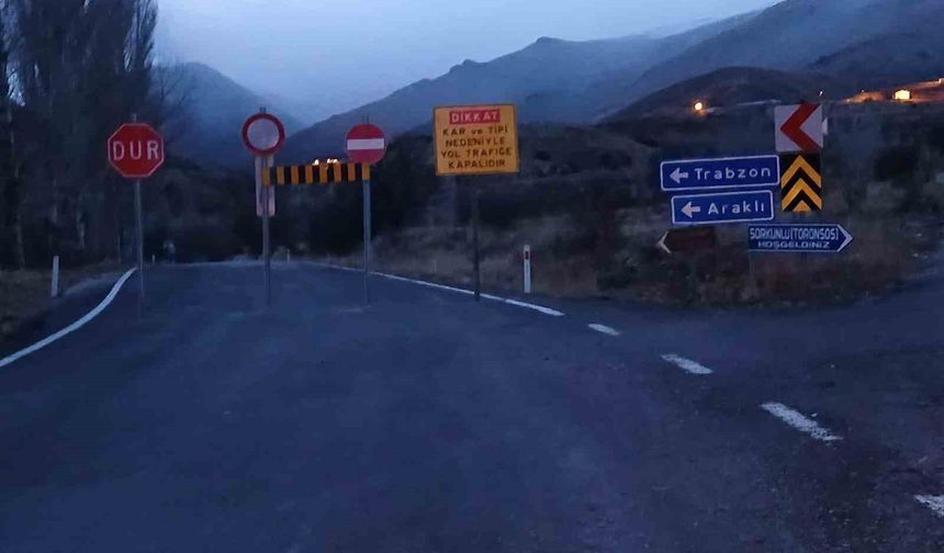 Bayburt'ta bazı köy yolları ve geçitler yoğun kar nedeniyle ulaşıma kapatıldı