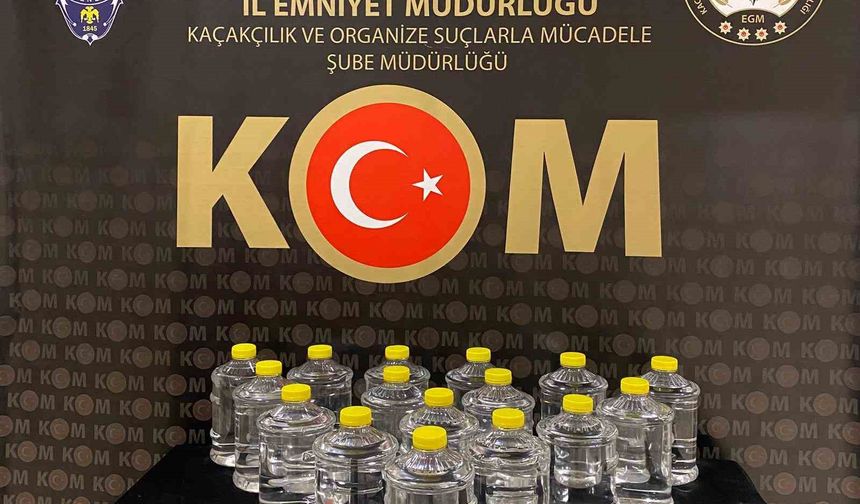 Bayburt'ta Roma dönemine ait 15 adet sikke ve 40 litre kaçak alkol ele geçirildi