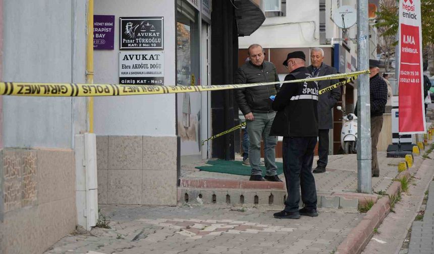 Boşanma görüşmesinde kayınpederinin ağır yaraladığı kadın yaşam mücadelesini kaybetti