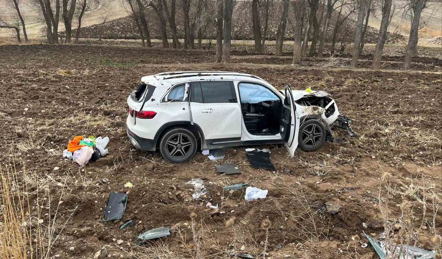 Çorum'da cip takla attı: 2 yaralı