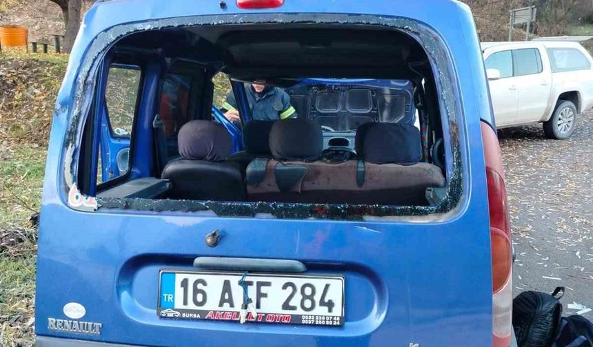 Çorum'da otomobil şarampole devrildi: 3 yaralı