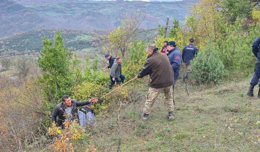 Defne toplarken kaybolan kadının cansız bedeni bulundu: O anlar İHA kameralarına yansıdı