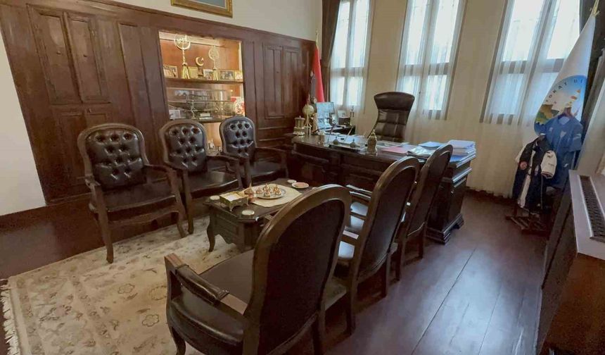 Dinleme cihazı soruşturmasında iki şüpheli için tutuklama talebi