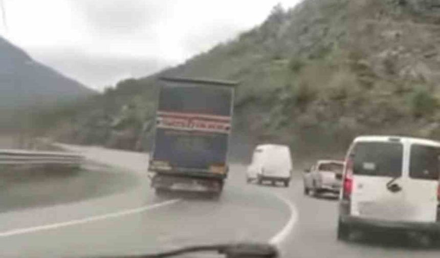 Hatalı sollama yapan tır sürücüsüne ceza