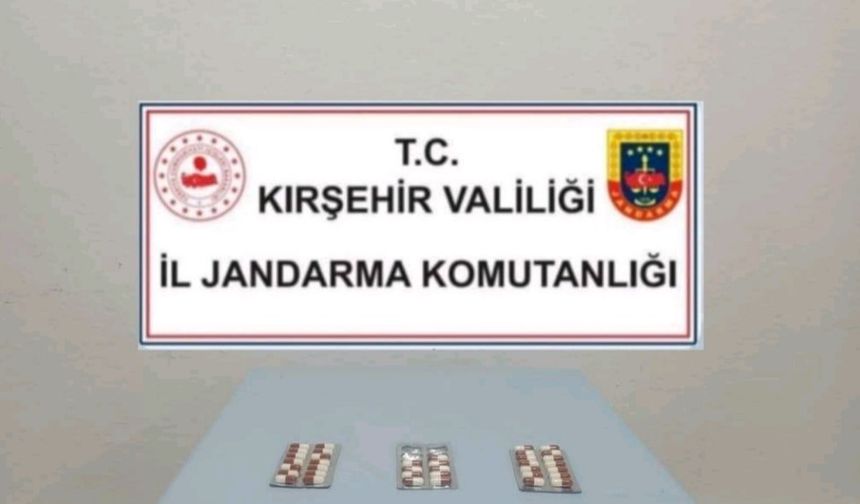 Jandarma yol uygulamasında uyuşturucu hap ele geçirdi