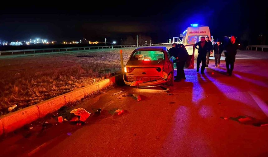 Kırmızı ışık ihlali kazaya sebep oldu: O anlar kamerada