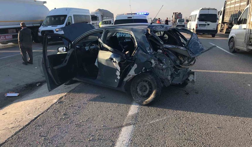 Konya'da üç araçlı zincirleme kaza: 1 yaralı