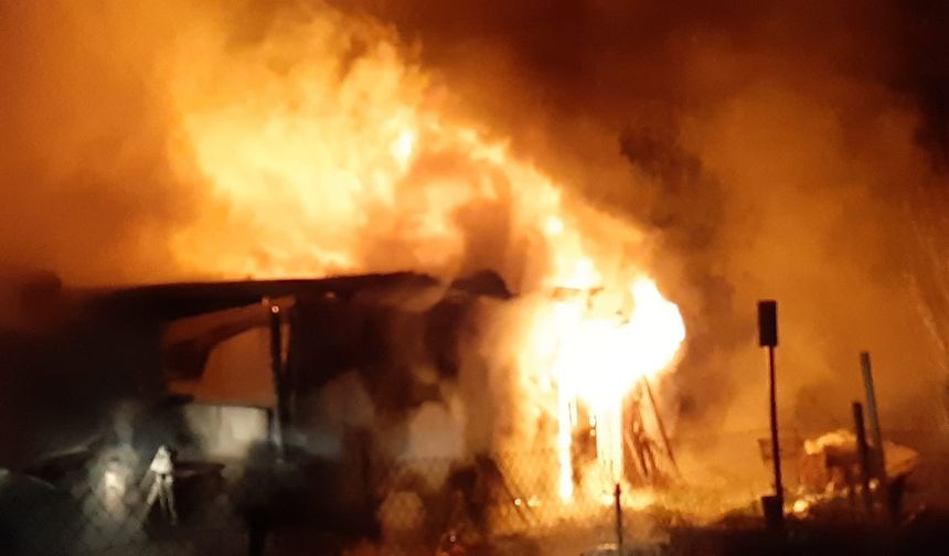 Kümesi alev alev yandı, karşısına geçip 'Canımız sağ, ben de yanabilirdim' dedi