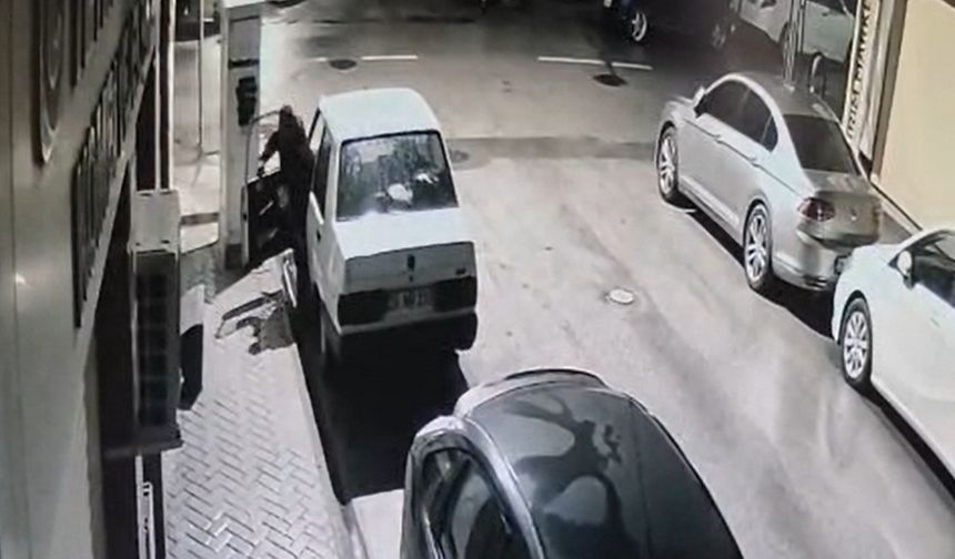 Park halindeki araçtan oto teyp çalan şüpheli yakalandı