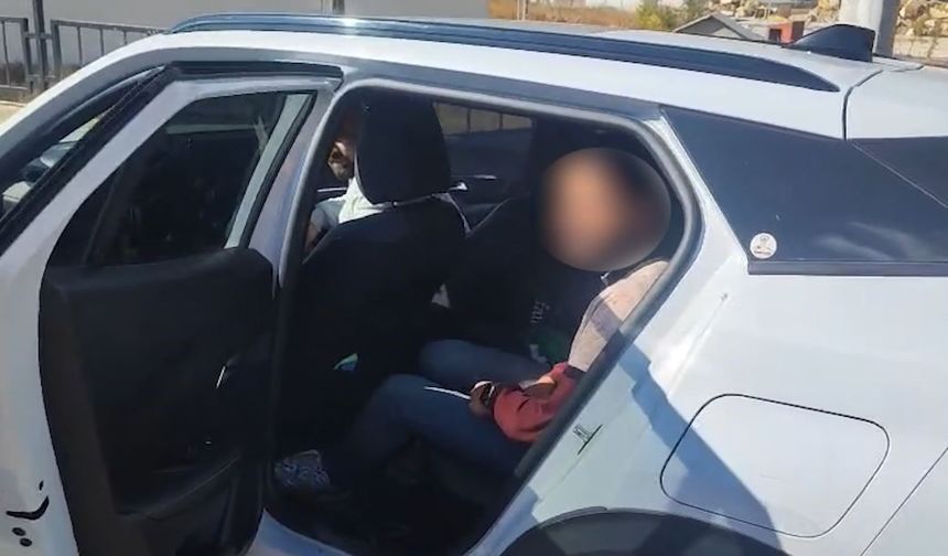 Sivas'ta 14 ayrı operasyonda 83 kaçak göçmen yakalandı