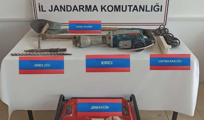 Yozgat'ta kaçak kazı yapanlar fotokapana yakalandı