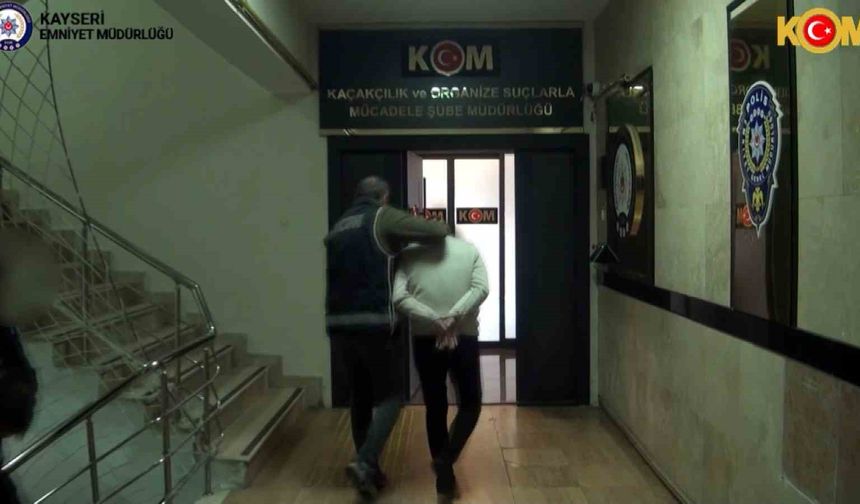 Yüksek maliyetli kanser ilaçlarını usulsüz şekilde temin edip kamuyu 88 milyon zarara uğrattılar