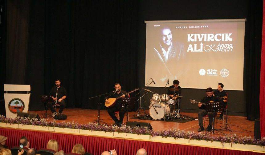 Turhal’ın Yanık Sesi Kıvırcık Ali Türkülerle Yad Edildi