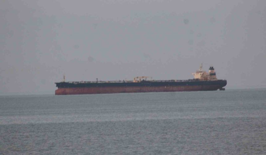 Dron saldırısına uğrayan gemi, Kastamonu'dan ayrıldı