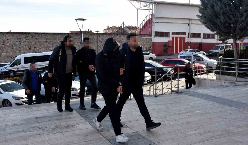Kendini polis olarak tanıtıp dolandırıcılık yapan 6 şüpheli tutuklandı