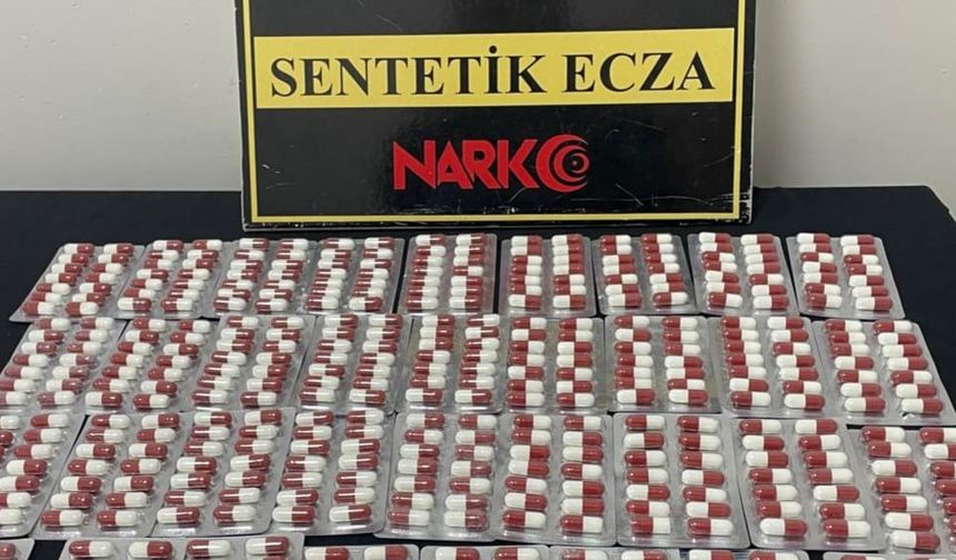 Kırşehir'de 3 şahsın üzerinden 490 adet uyuşturucu çıktı