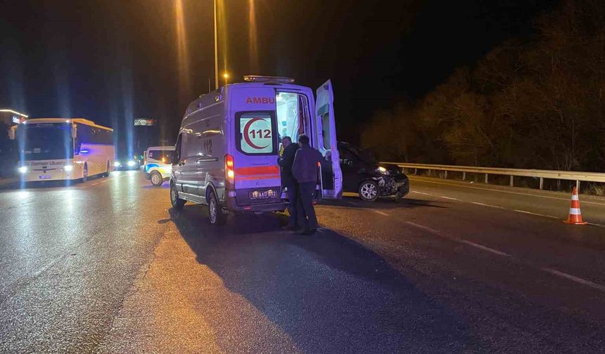 Otomobil ile hafif ticari araç çarpıştı: 5 yaralı
