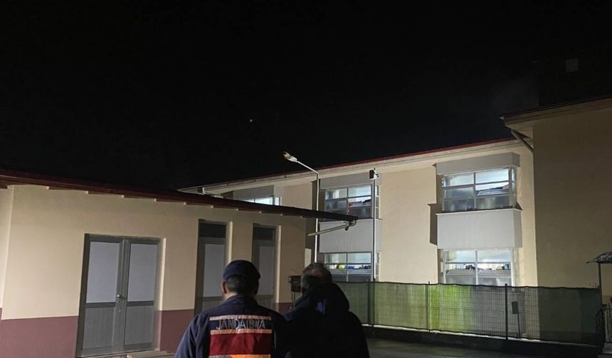 Rize'de 2 ayrı olayda aranan 2 kişi yakalanarak cezaevine gönderildi