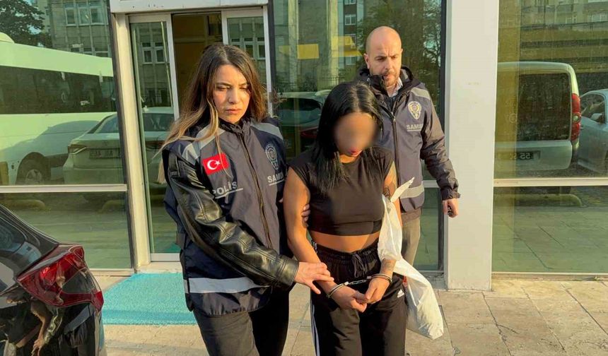 Samsun'da gasp ettikleri telefonla dudak dolgusu yaptıran 2 kadın yakalandı