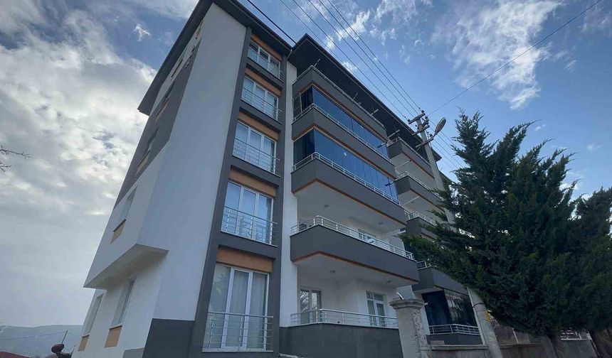 Sanal kumarda ailesinin mal varlığını kaybeden öğretmen hayatına son verdi