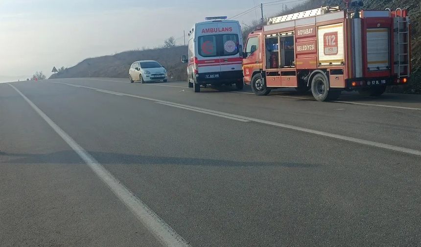Sinop'ta kontrolden çıkan otomobil şarampole devrildi: 5 yaralı