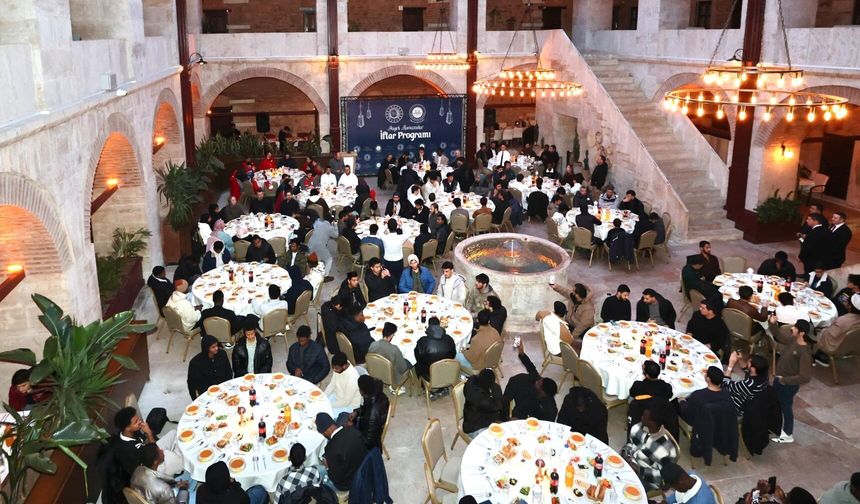 Tokat’ta Uluslararası Öğrencilere Tarihi Handa İftar