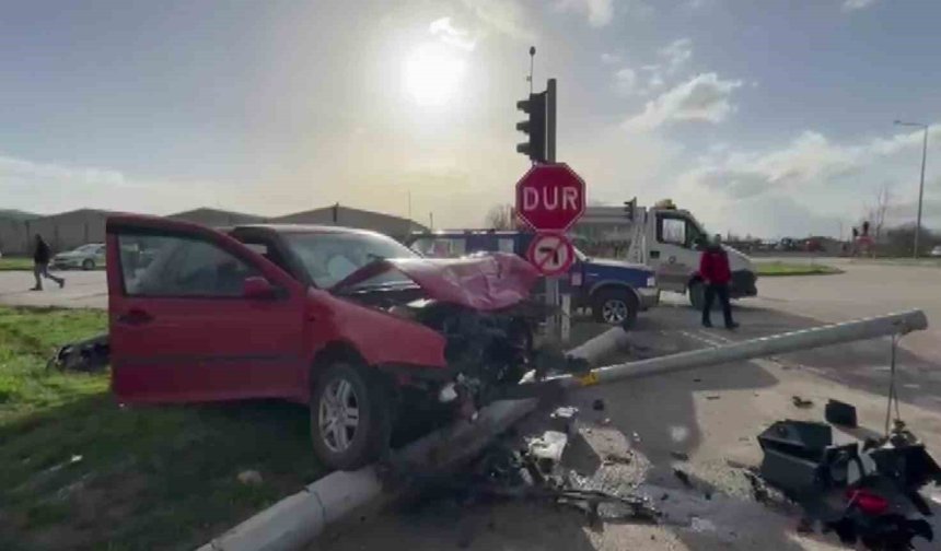 Amasya'da 2 araç çarpıştı: 2 yaralı