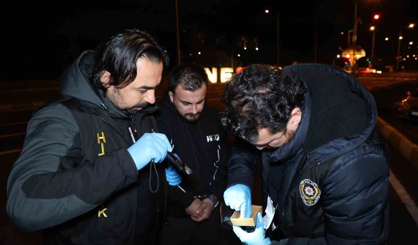 Sahte çeyrek altınla telefon vurgunu: 2 kişi tutuklandı