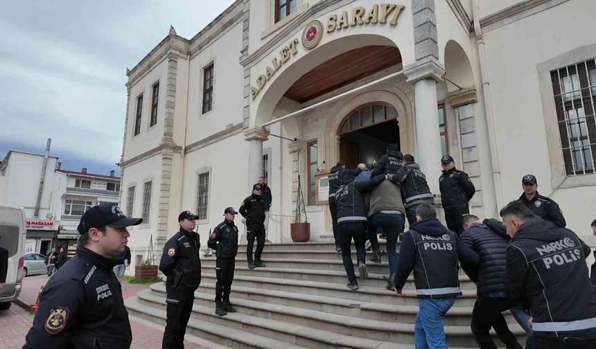 Sinop'ta zehir tacirlerine ağır darbe: 10 tutuklama