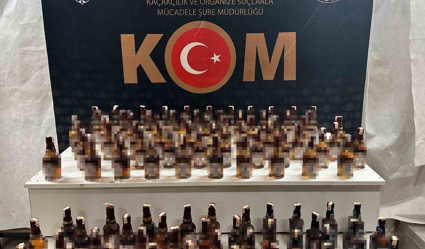 Şüphe üzerine aranan araçta 100 şişe kaçak alkol ele geçirildi