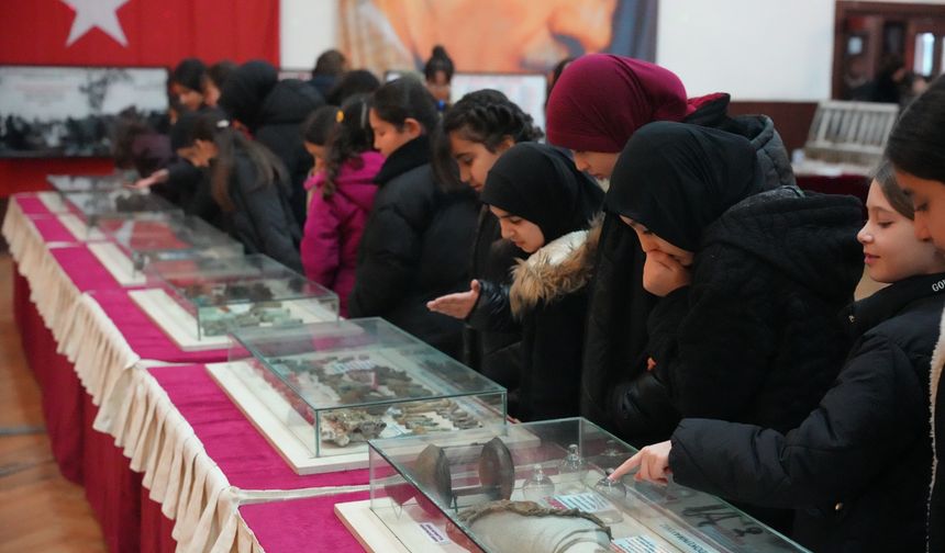 Turhal’da Çanakkale Gezici Müzesi Ziyaretçilerini Ağırlıyor