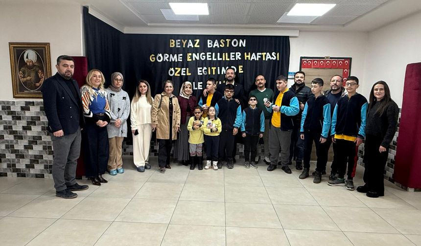 Tokatlı eczacılardan Diş Haftası etkinliği