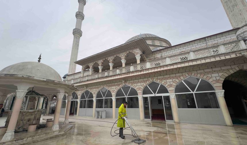Turhal Belediyesi'nden Ramazan Ayında Camilerde Kapsamlı Temizlik