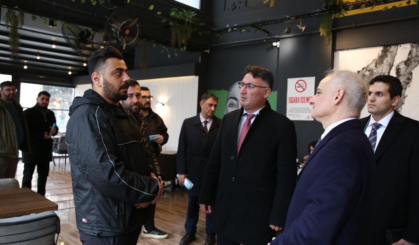 Vali Yardımcısı ve İl Sağlık Müdürü, İş Yerlerini Ziyaret Ederek Bilgilendirme Yaptı