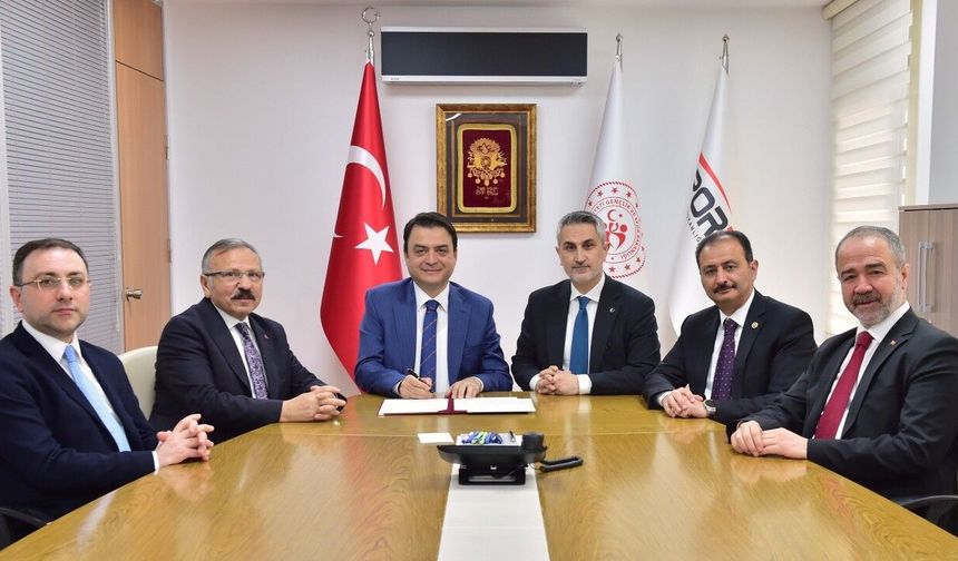 Erbaa’ya 1500 Kişilik Spor Salonu İçin İmzalar Atıldı