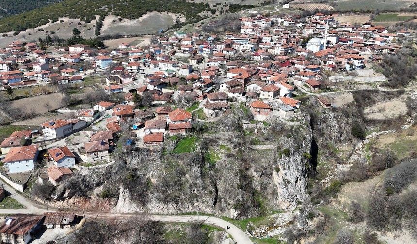 Erbaa’daki Depremin Merkez Üssü Pınarbeyli Köyü Havadan Görüntülendi