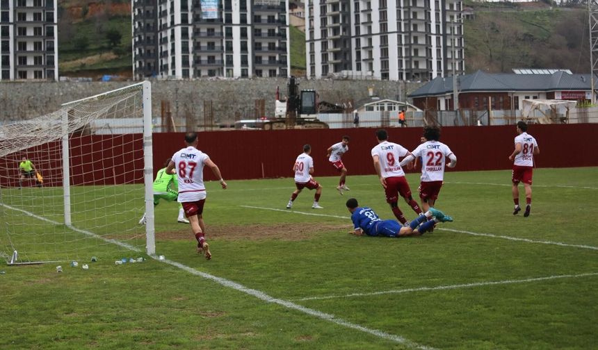 Bordo-Beyazlılar Deplasmandan 1 Puanla Dönüyor