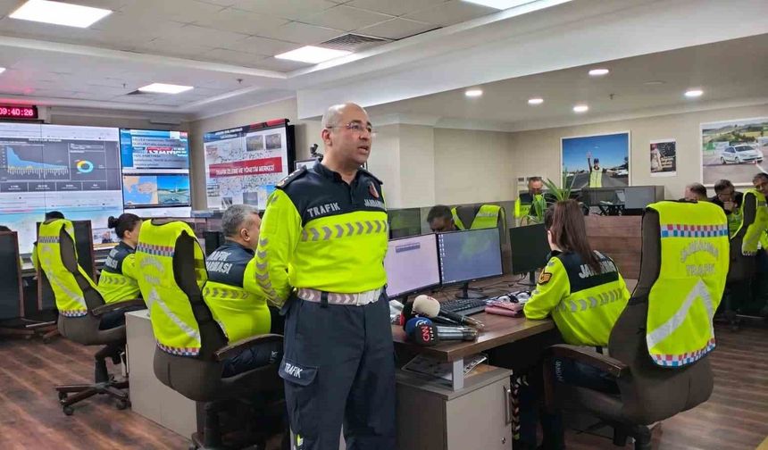 Ankara'da jandarmadan bayram öncesi helikopterli trafik denetimi