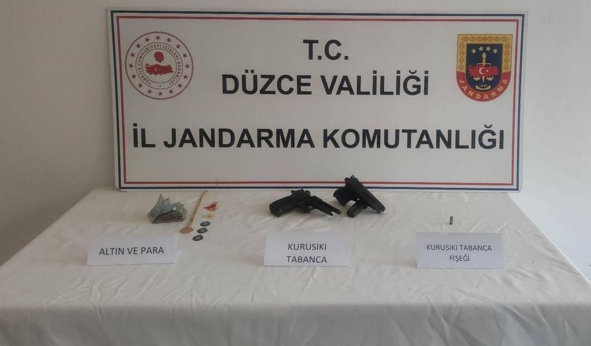 Aynı yöntemle evleri soyan 3 hırsız yakalandı