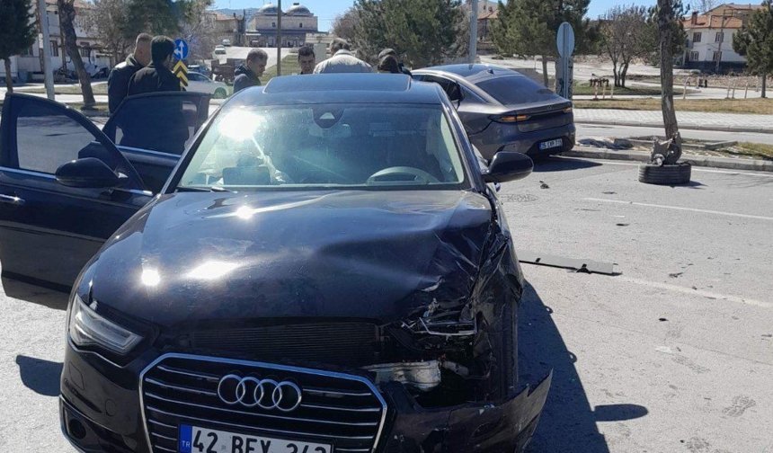 Beyşehir'de otomobiller çarpıştı: 2 yaralı
