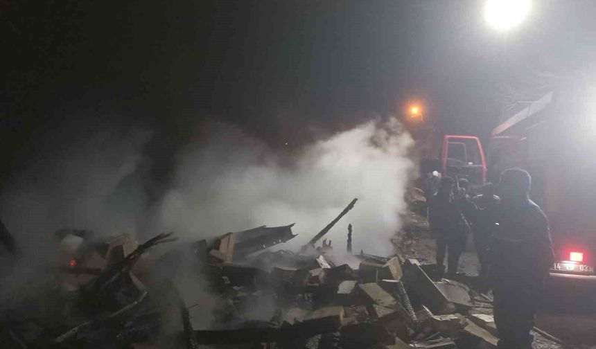 Bolu'da tek katlı ev küle döndü