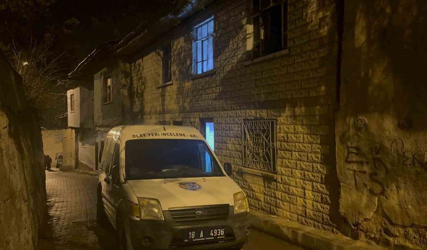 Çankırı'da 2 katlı ahşap evde yangın: 2 ölü